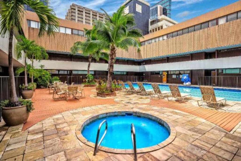 2Br Downtown High Ceiling Free Parking And Wifi Apartment Honolulu Exterior photo